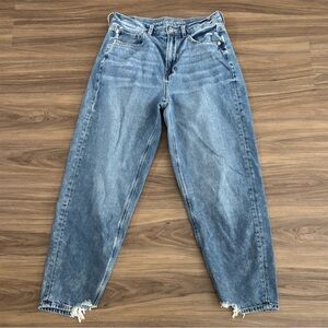 American Eagle Outfitters Mom Jeans